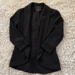 Harlow & Graham 3/4 sleeve black blazer